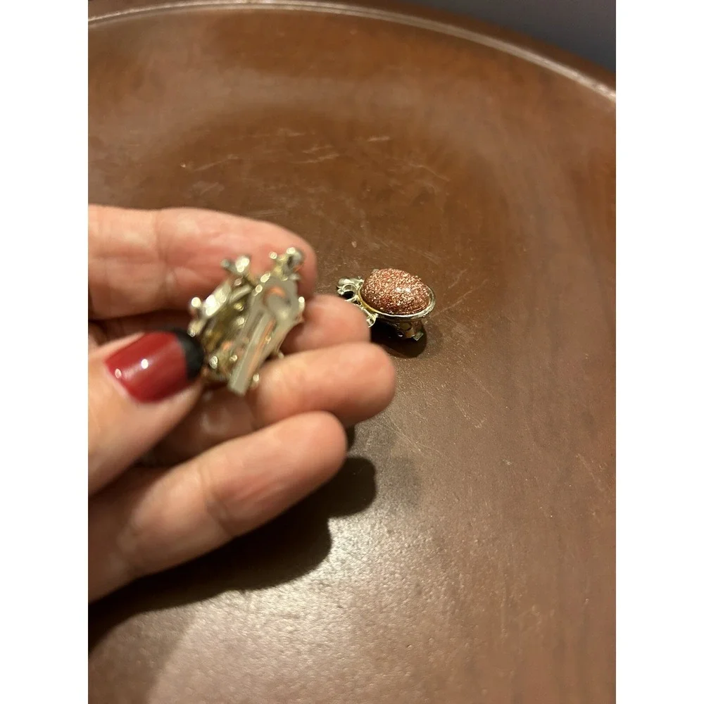 Vintage Clip Earrings Gold & Peach Stone‎
